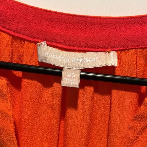 Banana Republic Top🍁Excellent Condition - Picture 2 of 3